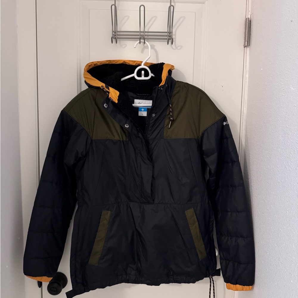 Women’s Black and Green Jacket